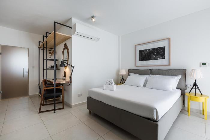 two pillows boutique hostel