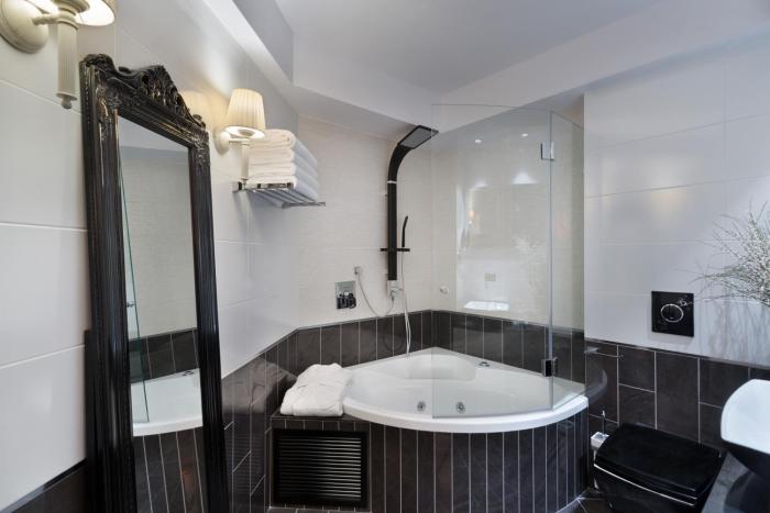 21st floor 360 suitop hotel