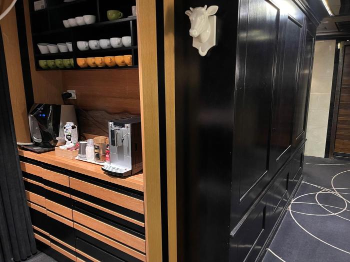 21st floor 360 suitop hotel