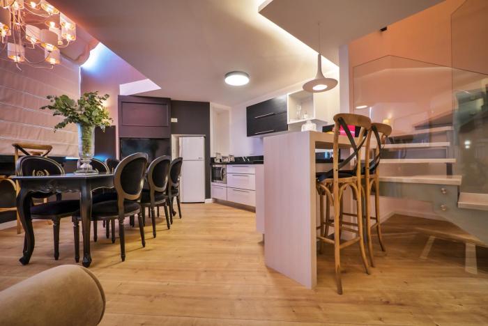 21st floor 360 suitop hotel