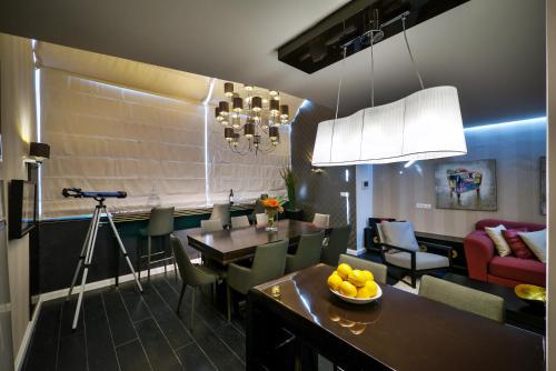 21st floor 360 suitop hotel