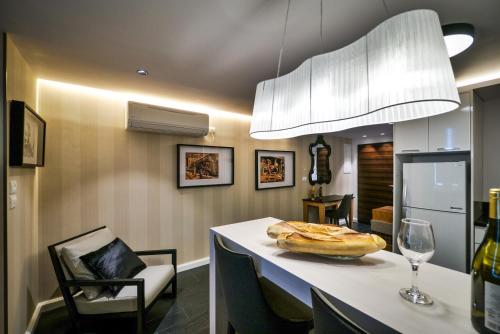 21st floor 360 suitop hotel