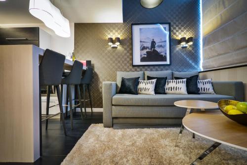 21st floor 360 suitop hotel