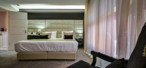 21st floor 360 suitop hotel