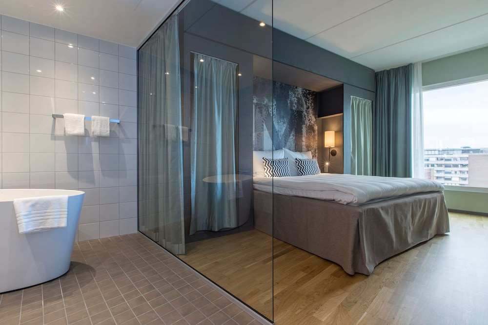 Radisson Blu Metropol Hotel, Helsingborg,Helsingborg Heliport>>Helsingborg,4 star