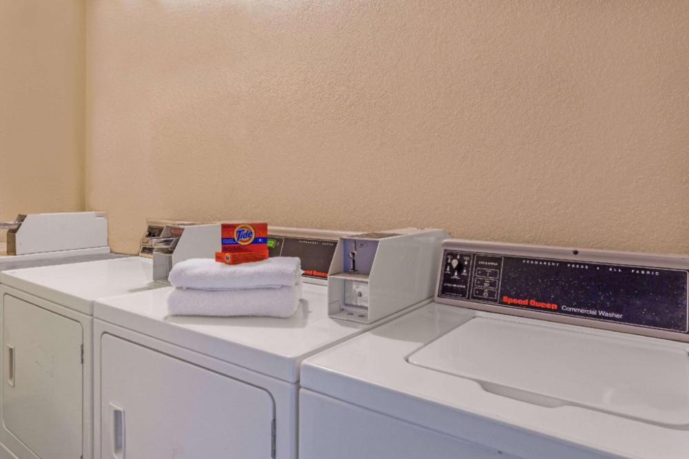 days inn by wyndham virginia beach at the beach