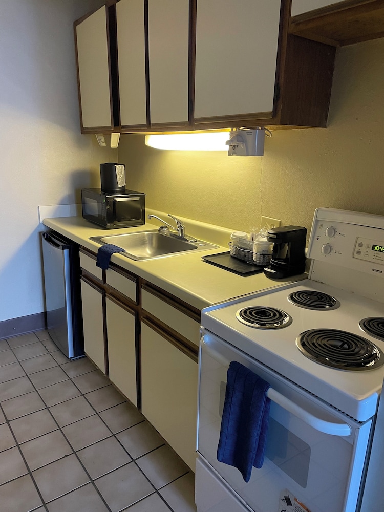 days inn by wyndham virginia beach at the beach