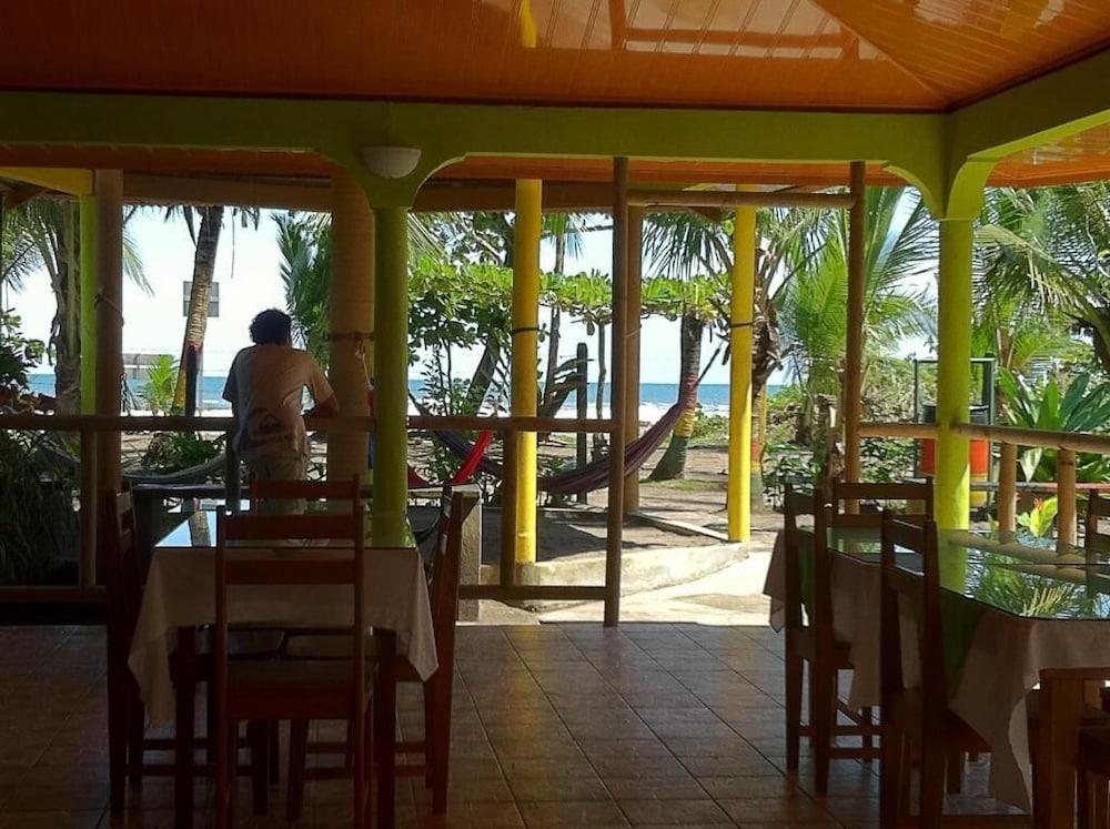 hotel el icaco tortuguero