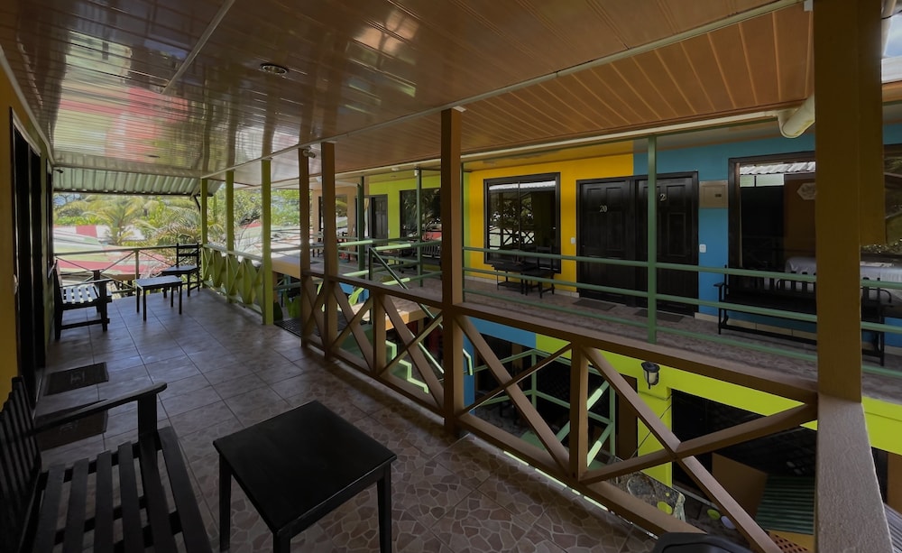 hotel el icaco tortuguero