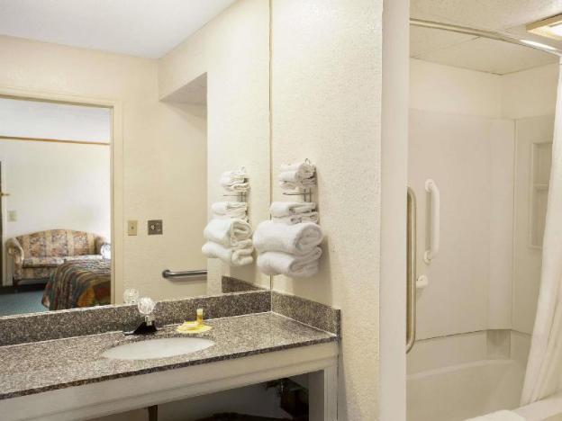 economy hotel wichita florence st