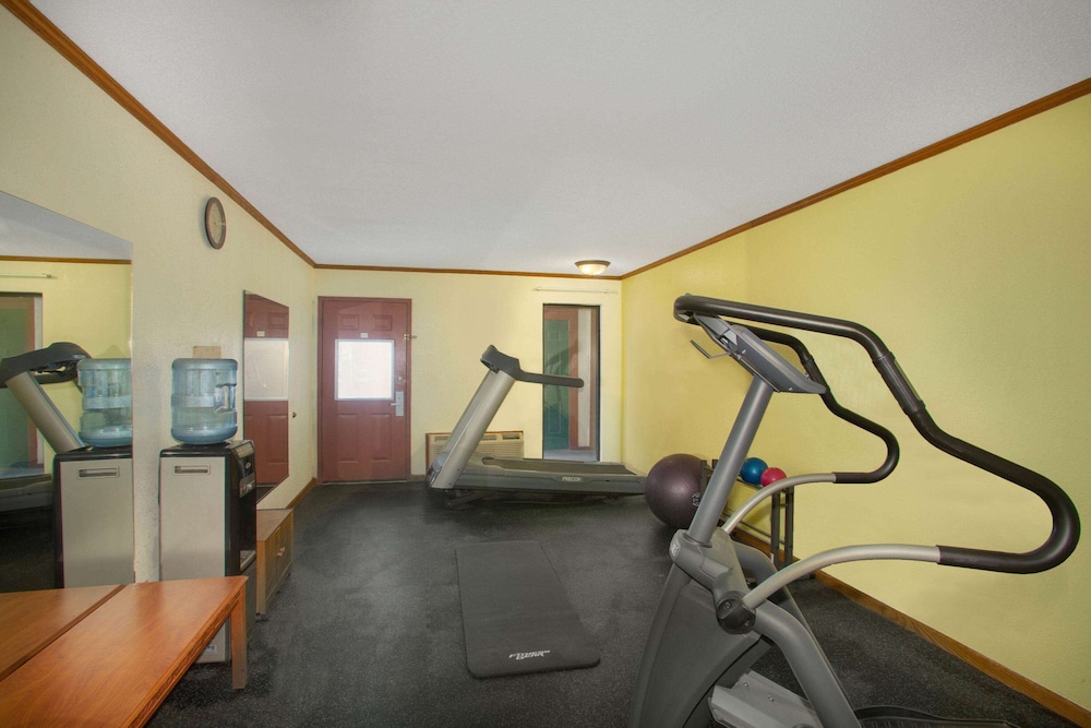 economy hotel wichita florence st
