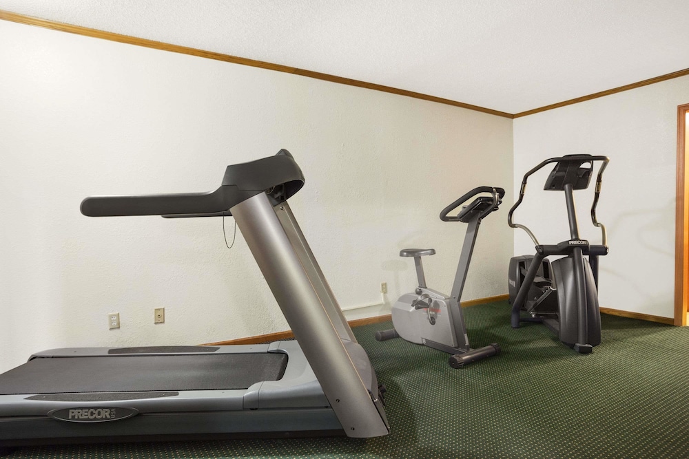 economy hotel wichita florence st