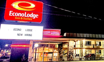 econo lodge inn and suites