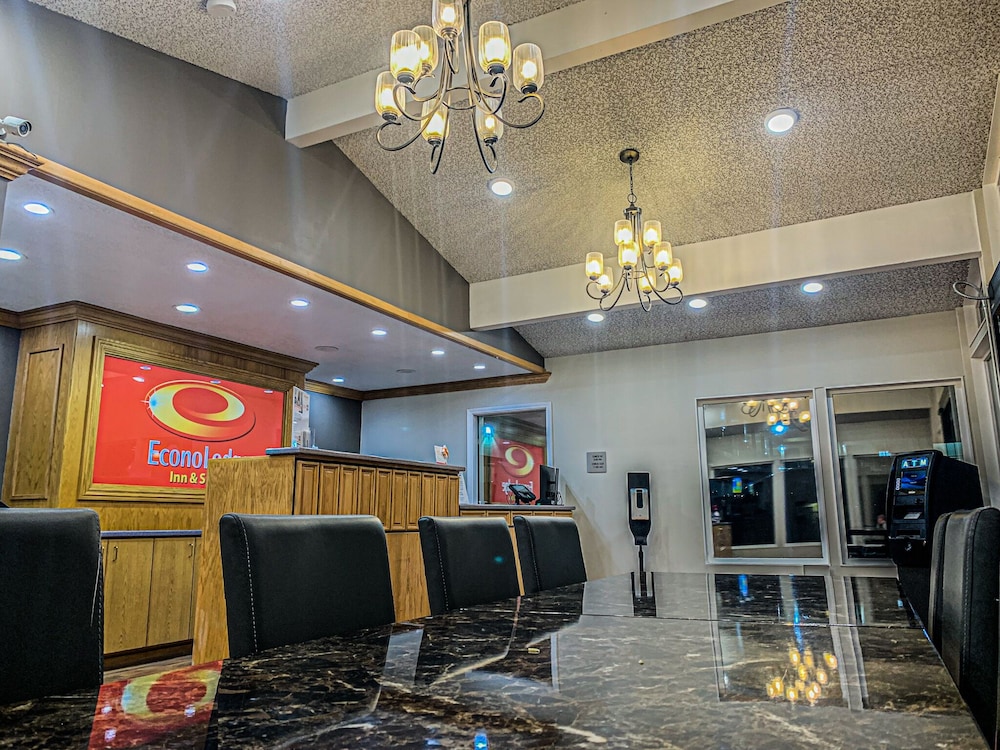 econo lodge inn and suites