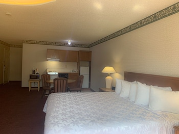 econo lodge inn and suites