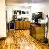econo lodge inn and suites