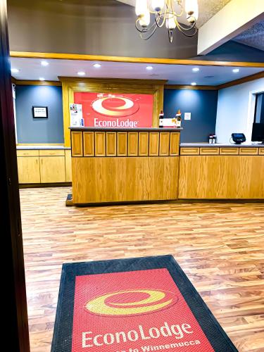 econo lodge inn and suites
