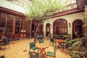 la casa roja hostel