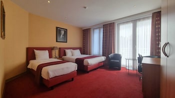 hotel restaurant cardiff