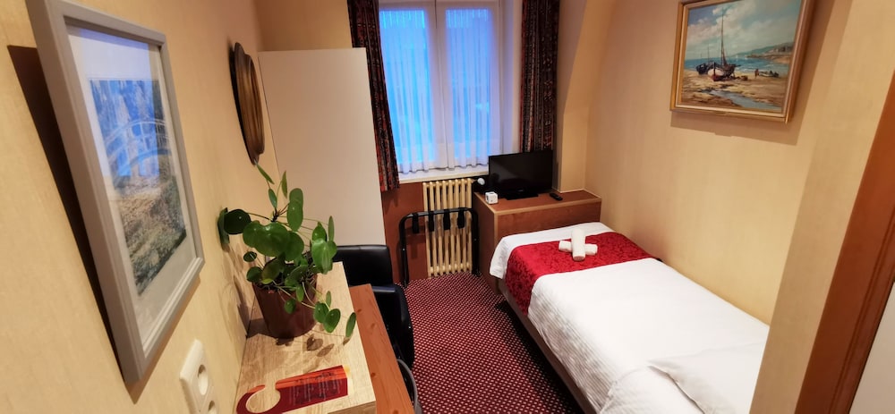 hotel restaurant cardiff