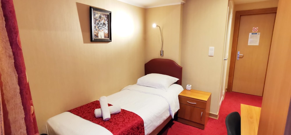 hotel restaurant cardiff
