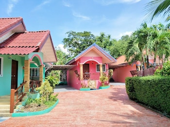 phaithong sotel resort