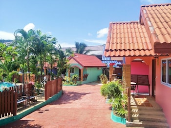 phaithong sotel resort