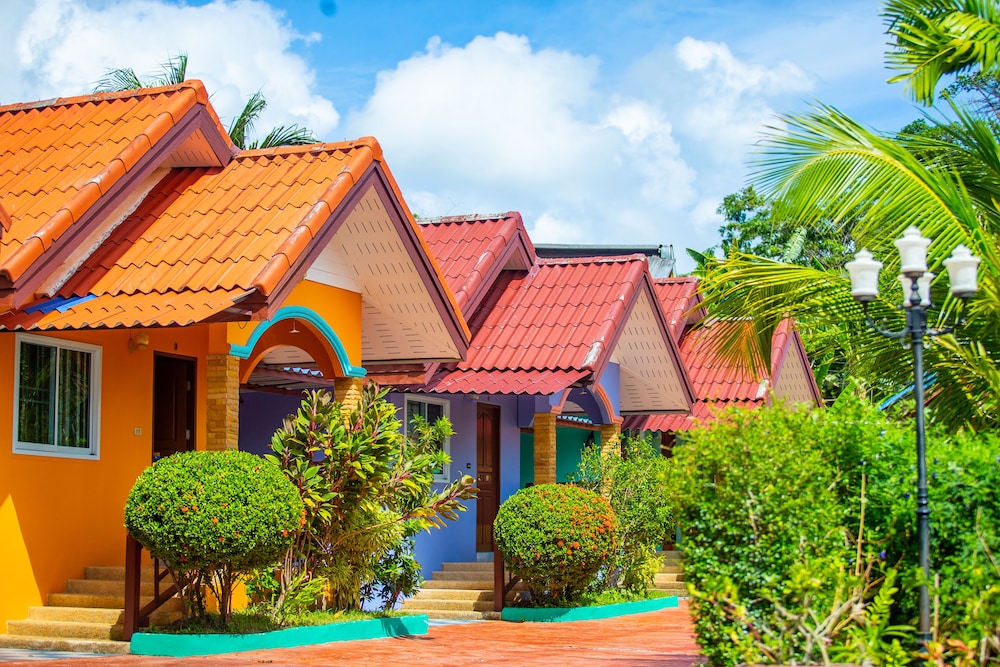 phaithong sotel resort