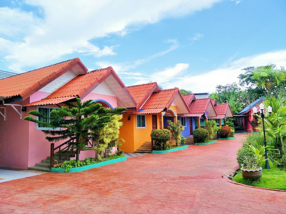 phaithong sotel resort