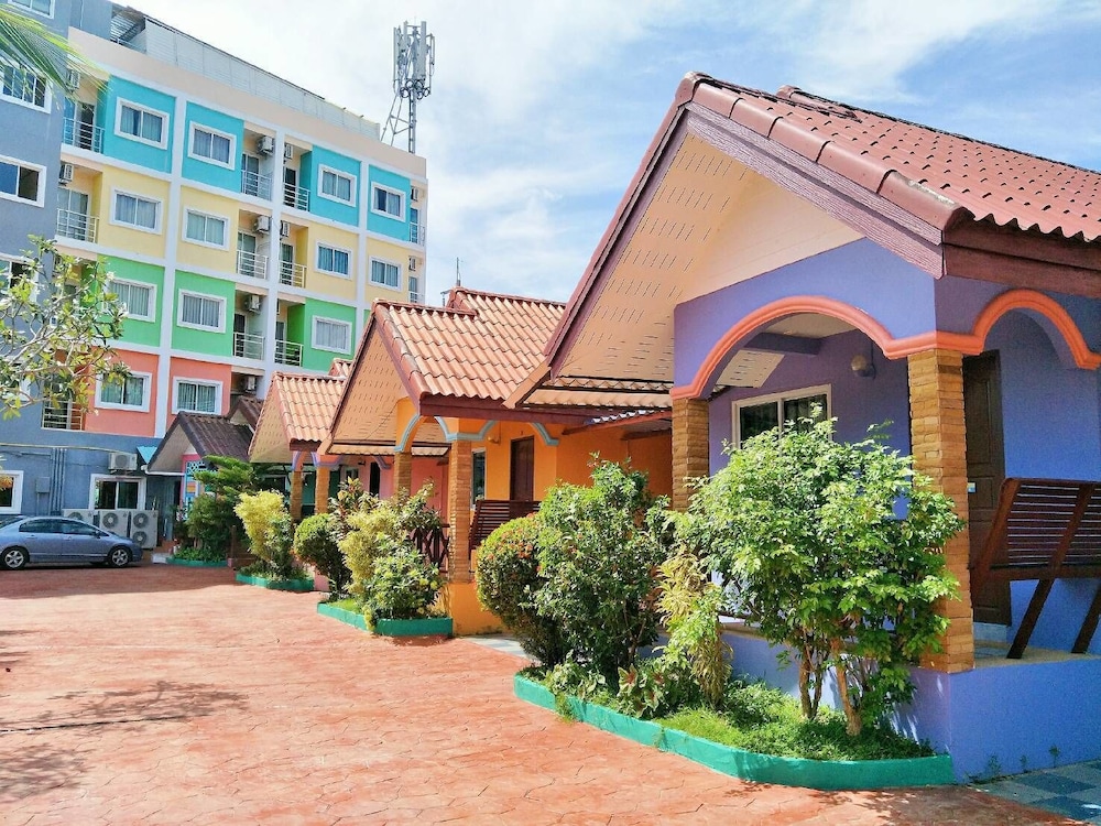 phaithong sotel resort