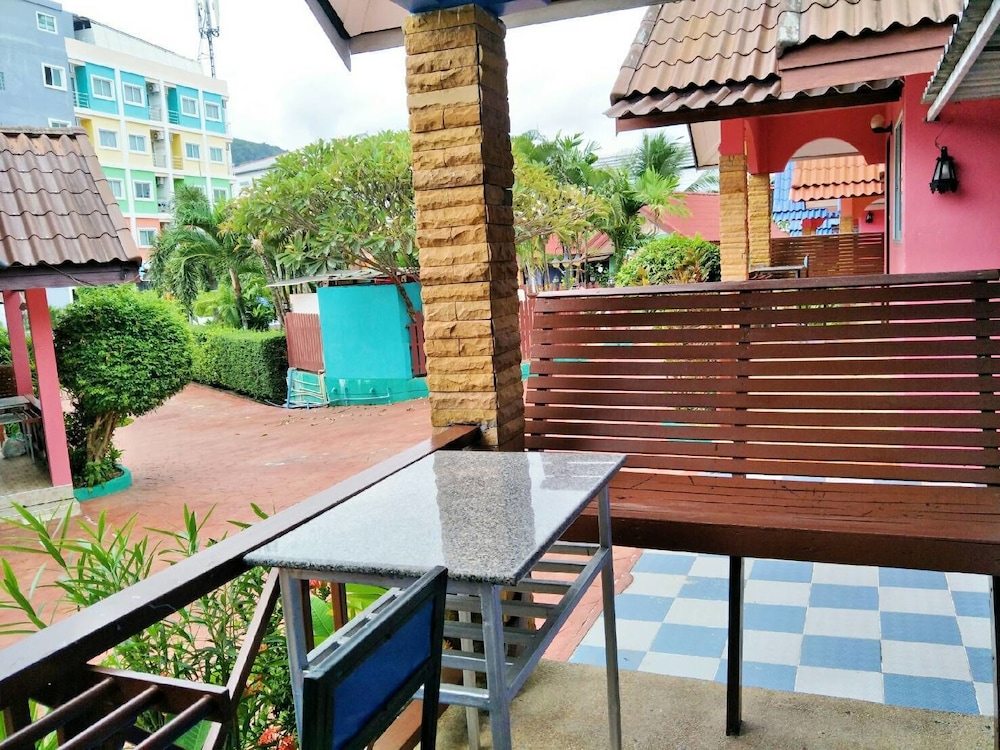 phaithong sotel resort