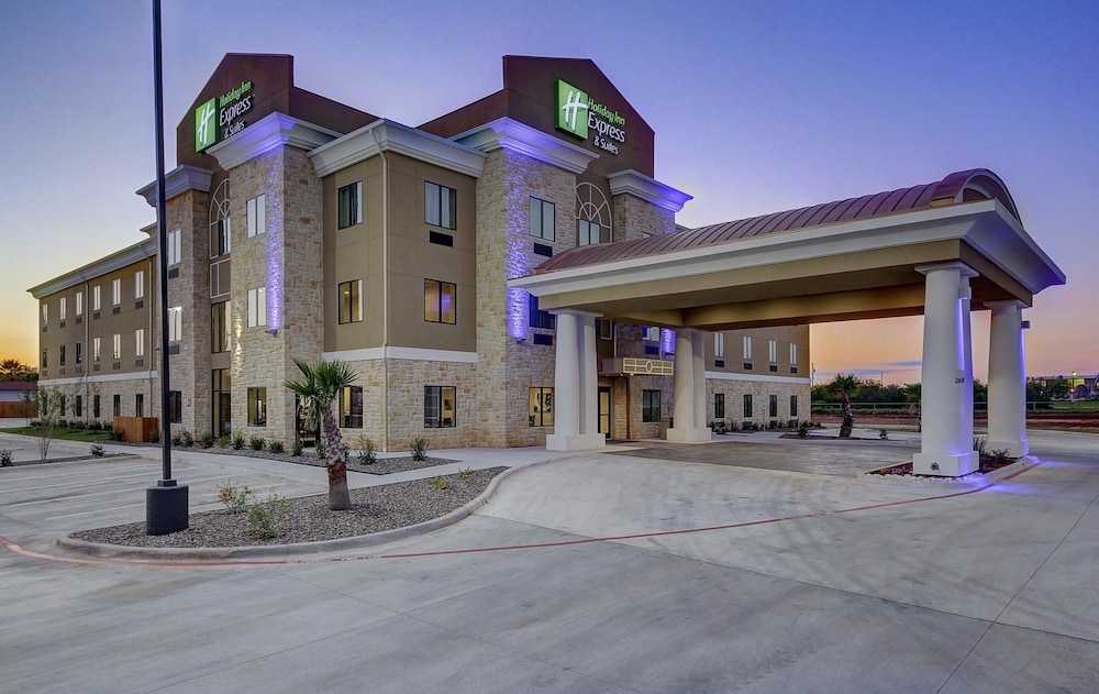 holiday inn express and suites carrizo springs by ihg