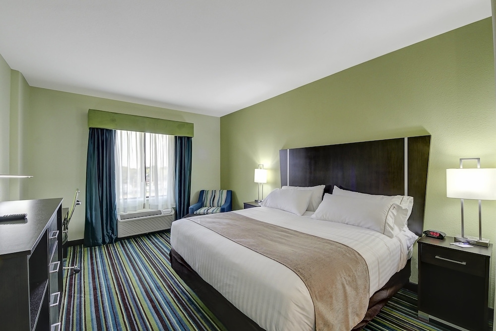 holiday inn express and suites carrizo springs by ihg