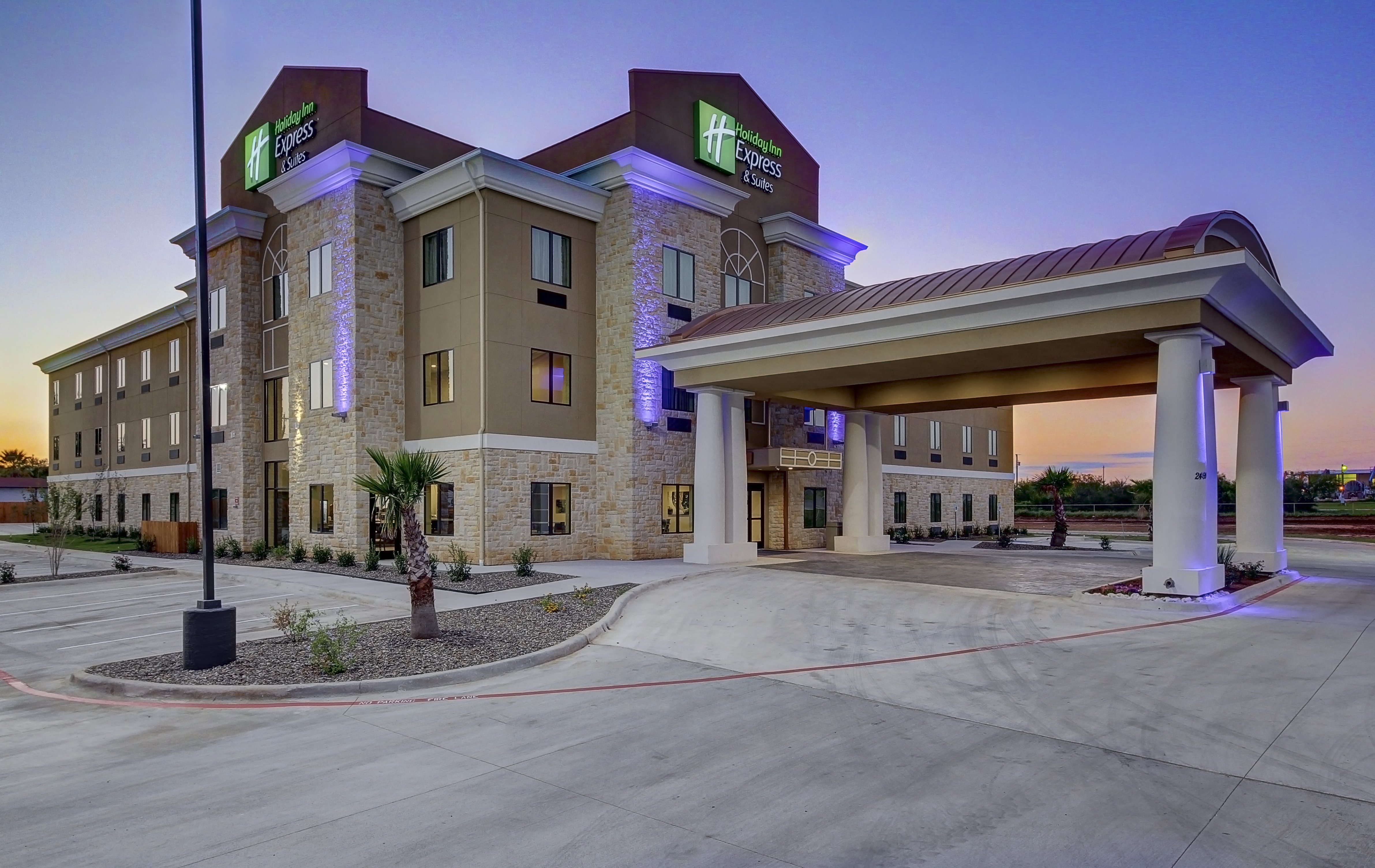 holiday inn express and suites carrizo springs by ihg