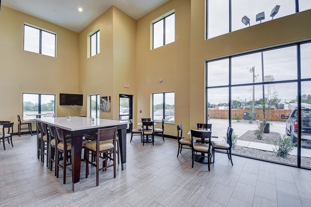 holiday inn express and suites carrizo springs by ihg