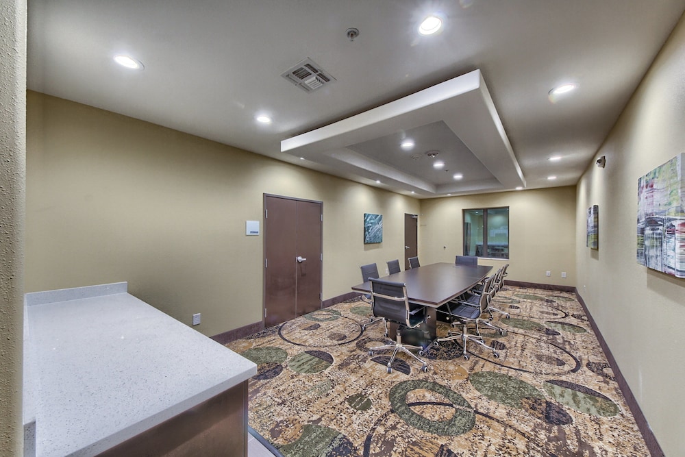 holiday inn express and suites carrizo springs by ihg