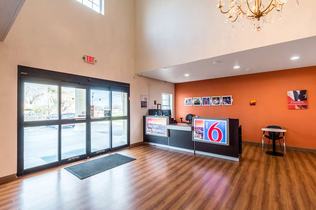 motel 6 jourdanton tx