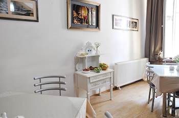 hotel corner
