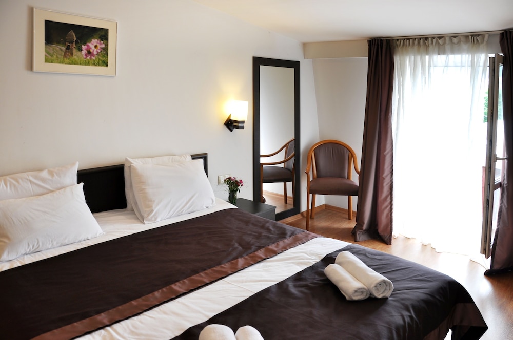 hotel corner