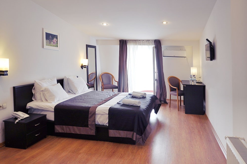 hotel corner