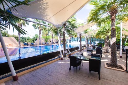 ray hotel