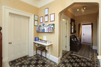 The Old Vicarage Dolfor,Llanwddyn>>Kerry,4 star