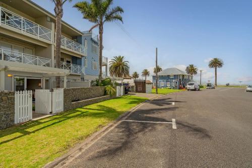 crowsnest apartments