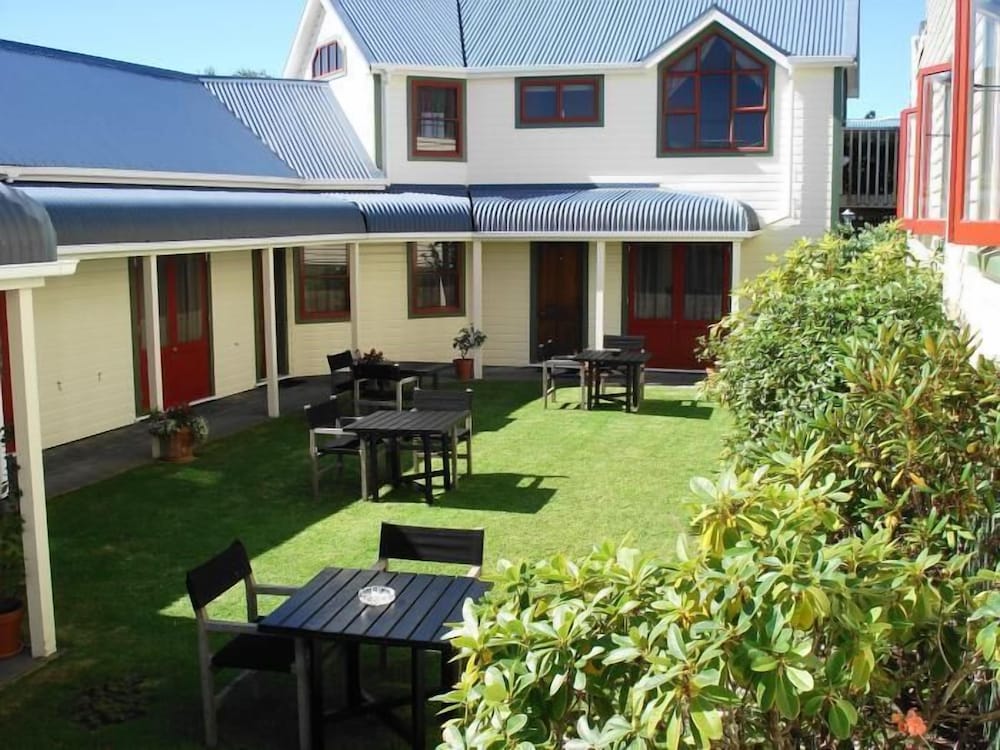 ducks and drakes boutique motel and backpackers