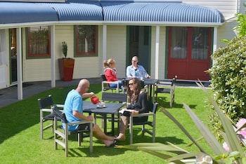 ducks and drakes boutique motel and backpackers