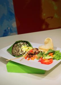 favehotel zainul arifin