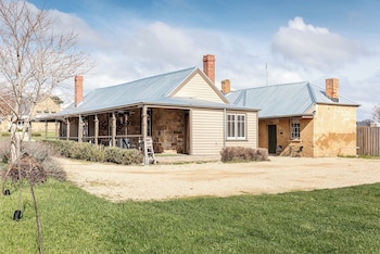 robinson cottage