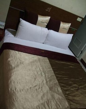 golden swallow hotel