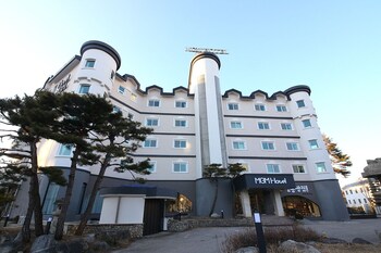 Mgm Hotel,Near Gyeongpo Beach,2 star