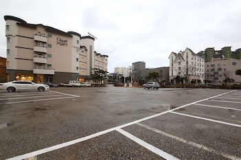 Mgm Hotel,Near Gyeongpo Beach,2 star